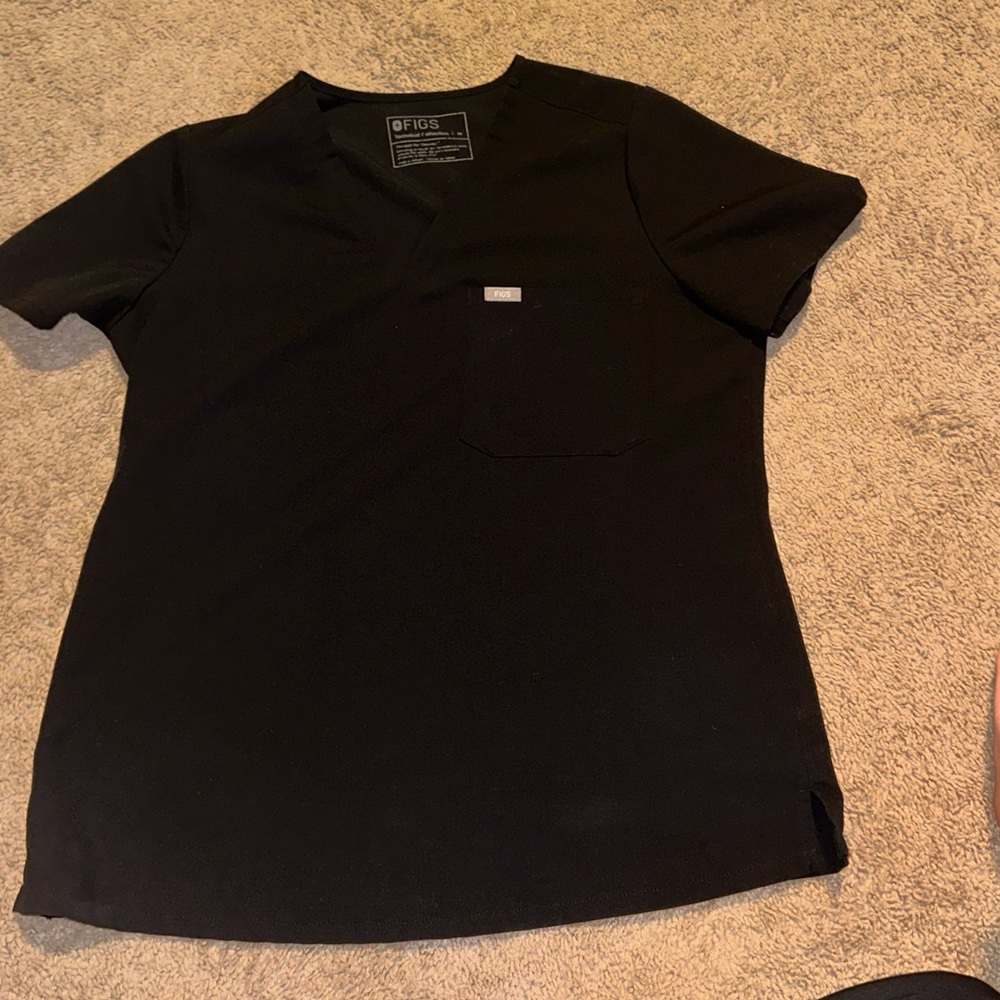 Size M Scrub top